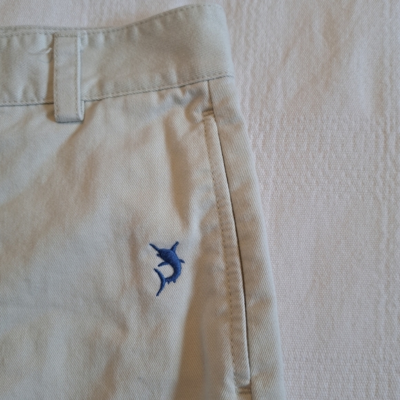 Vineyard Vines boys size 14 swordfish embroidered shorts. VGUC - Picture 2 of 6